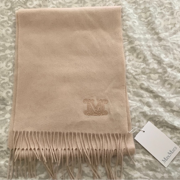 MaxMara Accessories - Max Mara cashmere stole NWT